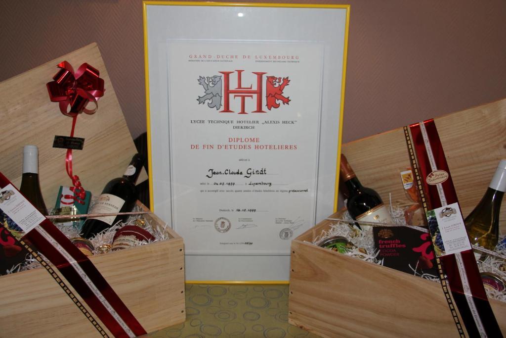 Hotel Du Commerce - Restaurant La Table De קלרבו חדר תמונה